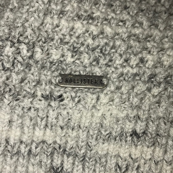 Gray sweater - Picture 2 of 2